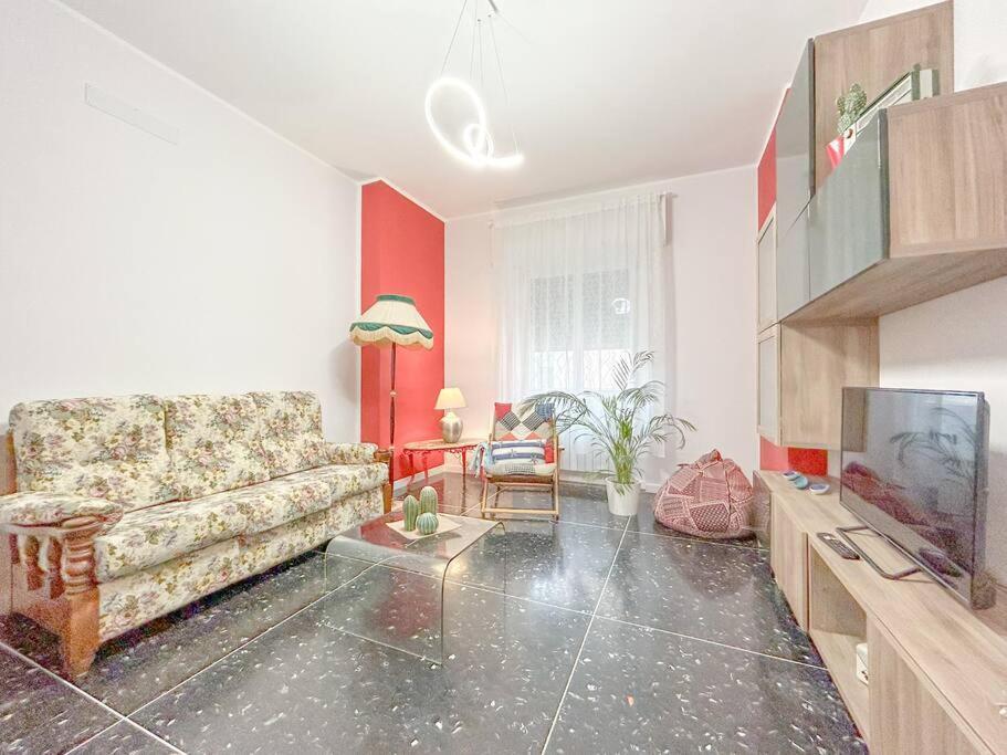 Free Parking - Elegante Casa Con Wifi -Smarttv Apartment Savona Bagian luar foto