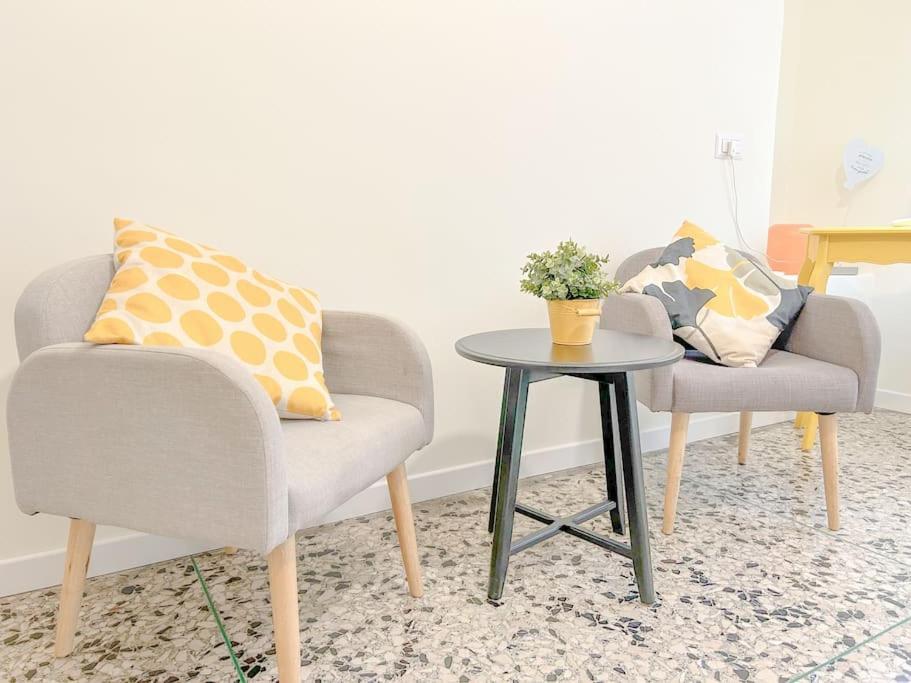 Free Parking - Elegante Casa Con Wifi -Smarttv Apartment Savona Bagian luar foto